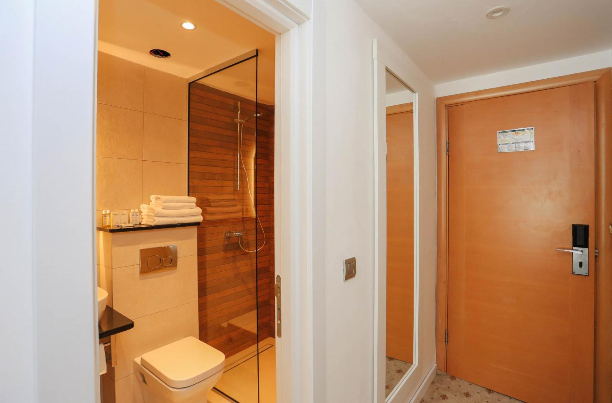 Standard Double or Twin Room Plus,1588043234:JPEG