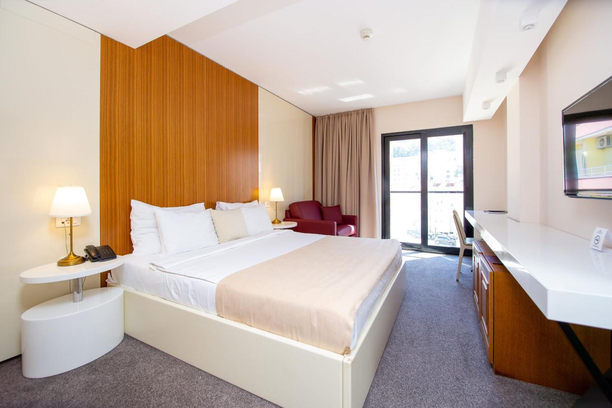 Double Room,1765333455:JPEG
